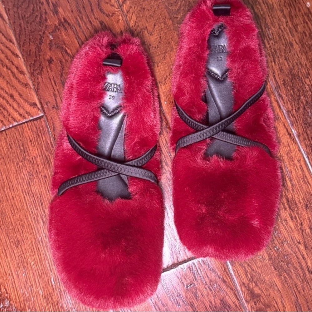 Zara Red Faux Fur Flats Size 39 - Picture 2 of 7